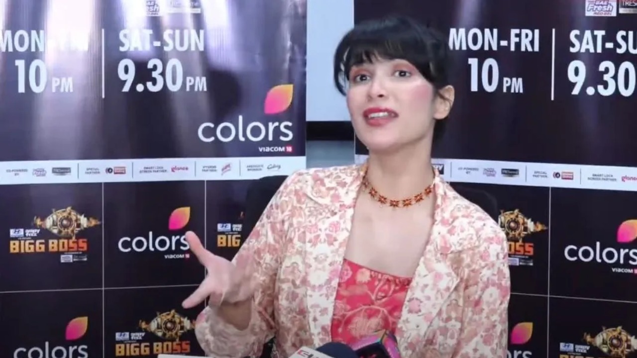 Khanzaadi Exposes The 50