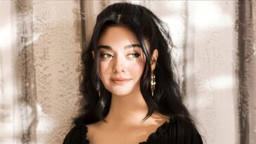 Pakistani Actress Sarah Khan