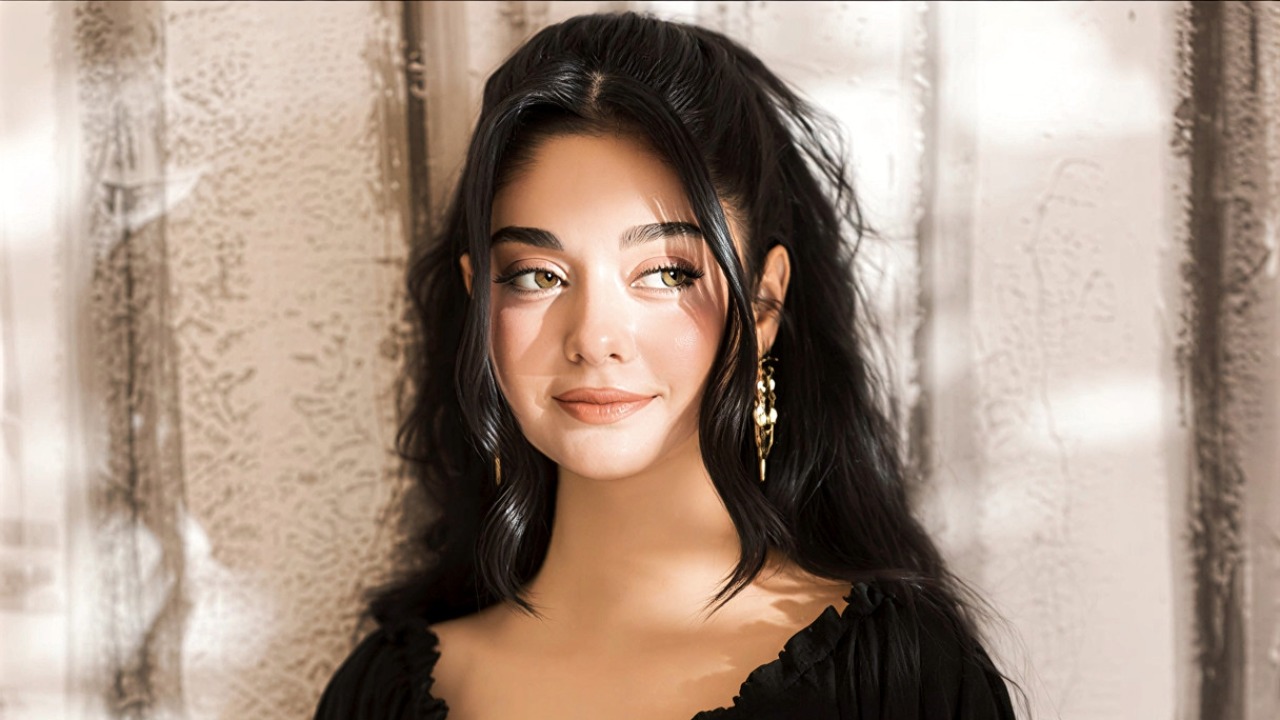 Pakistani Actress Sarah Khan