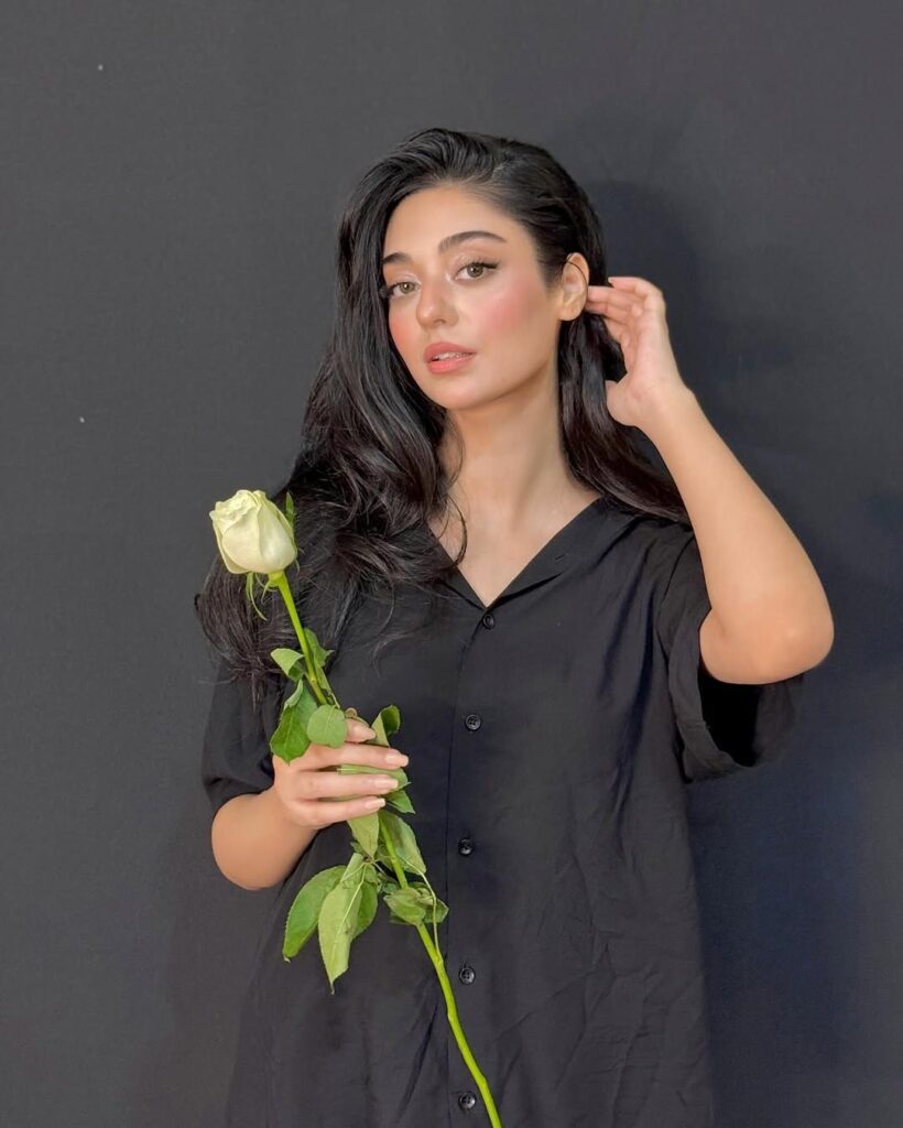 Pakistani Singer Noor Zafar Khan