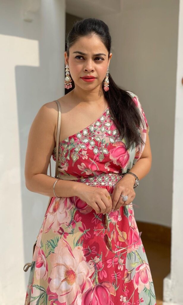 Sumona Chakravarti